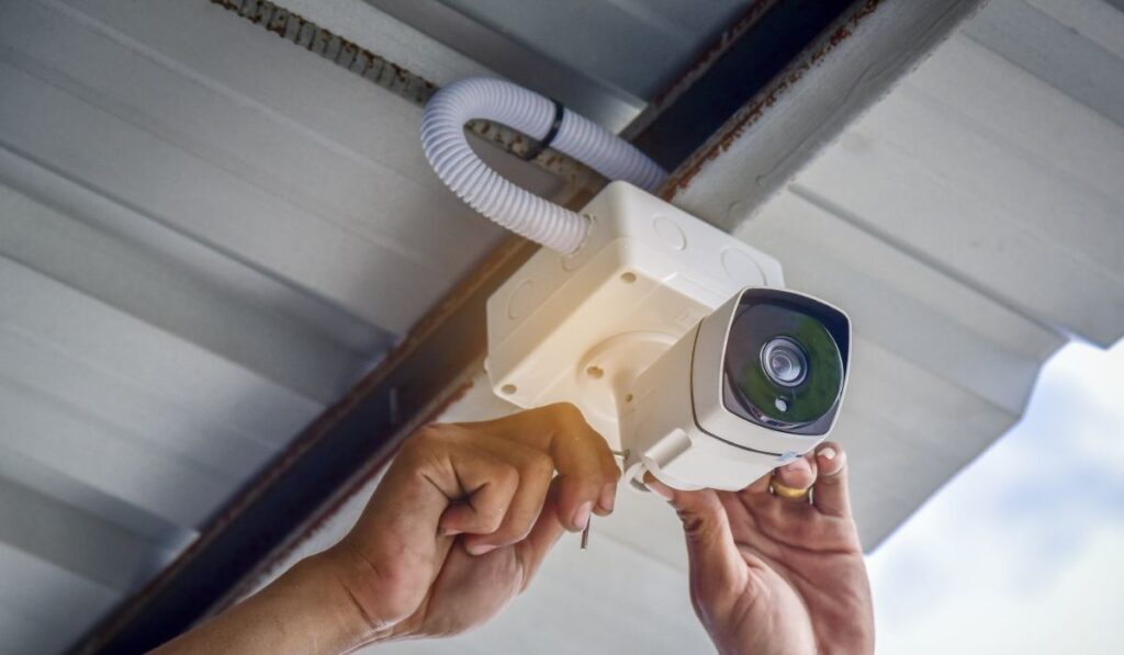 camera-surveillance-1024×597 camera-surveillance-1024x597